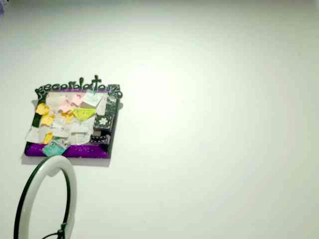 PetiteIvoryqueens webcam