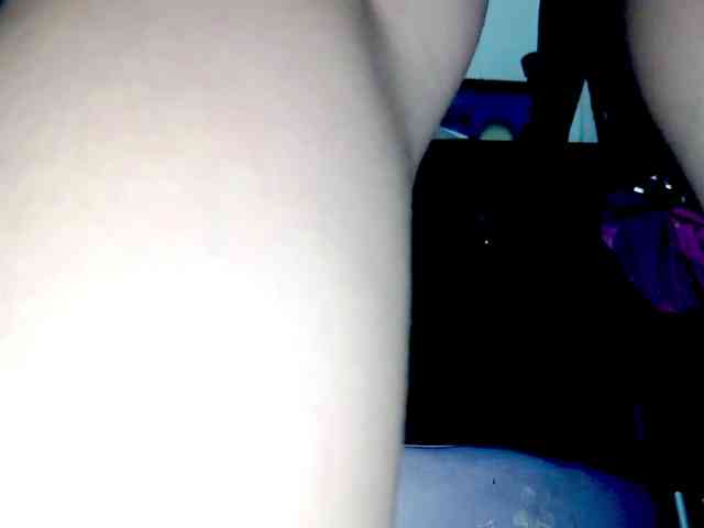 PetiteIvoryqueens webcam