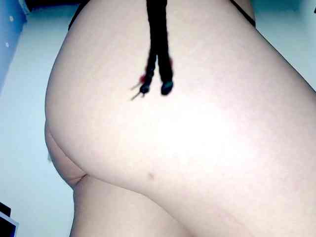 PetiteIvoryqueens webcam