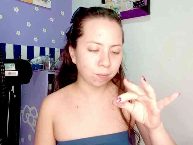 PetiteIvoryqueens webcam