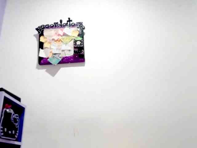 PetiteIvoryqueens webcam