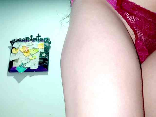 PetiteIvoryqueens webcam