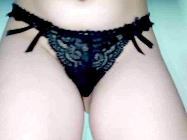 PetiteIvoryqueens webcam