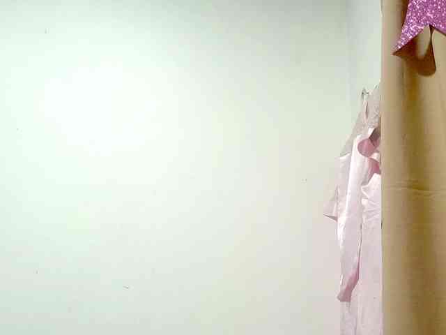 PetiteIvoryqueens webcam