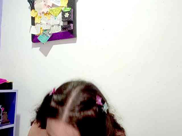 PetiteIvoryqueens webcam