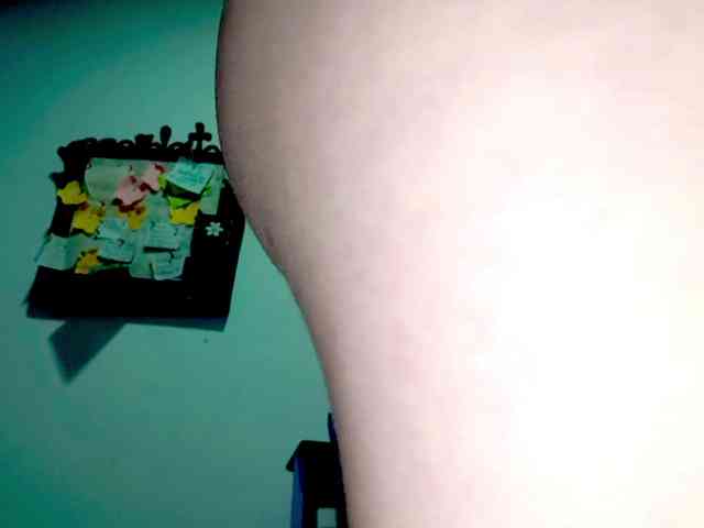 PetiteIvoryqueens webcam