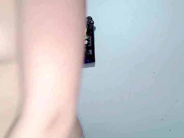 PetiteIvoryqueens webcam