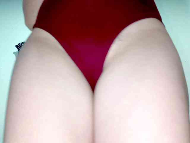 PetiteIvoryqueens webcam