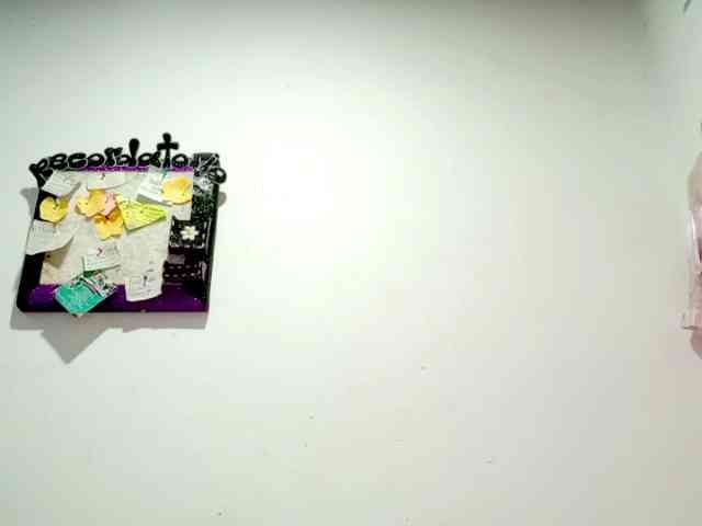 PetiteIvoryqueens webcam