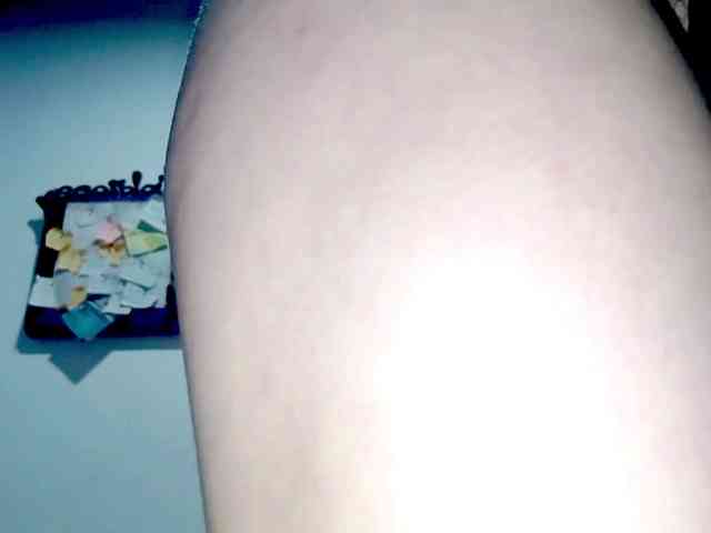 PetiteIvoryqueens webcam