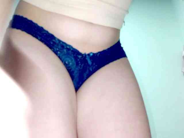 PetiteIvoryqueens webcam