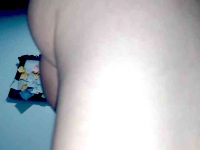PetiteIvoryqueens webcam