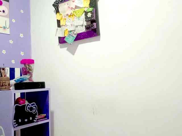 PetiteIvoryqueens webcam