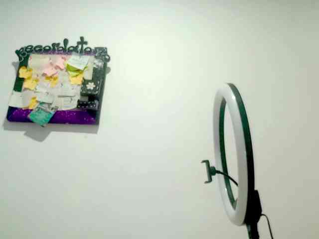 PetiteIvoryqueens webcam