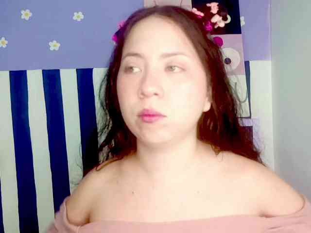 PetiteIvoryqueens webcam