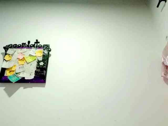 PetiteIvoryqueens webcam