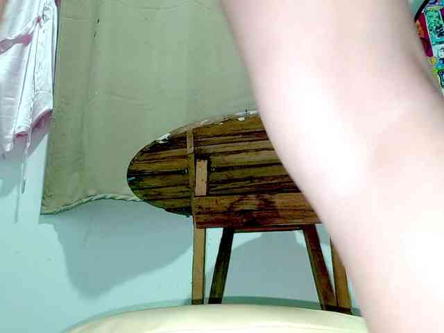 PetiteIvoryqueens webcam