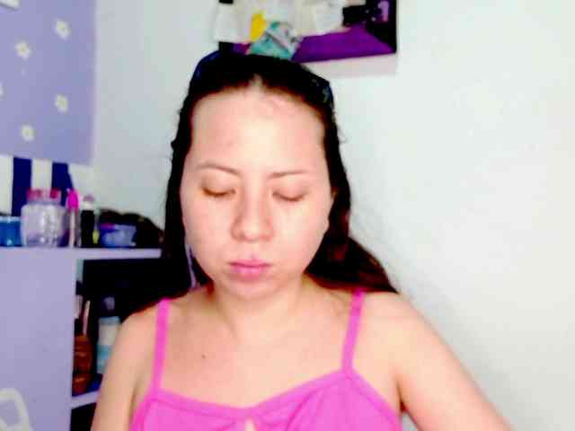 PetiteIvoryqueens webcam