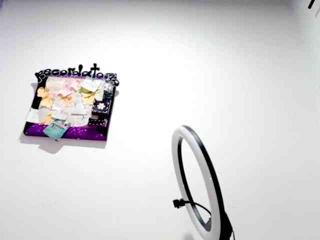 PetiteIvoryqueens webcam