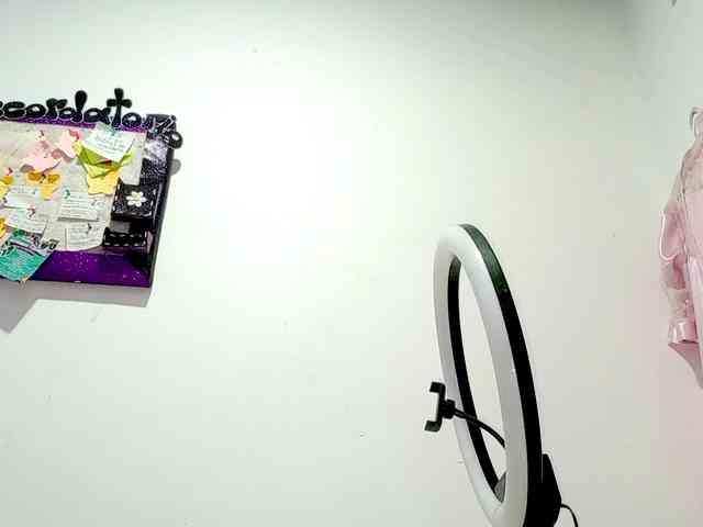 PetiteIvoryqueens webcam