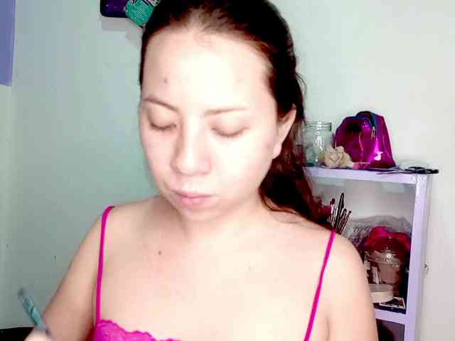PetiteIvoryqueens webcam