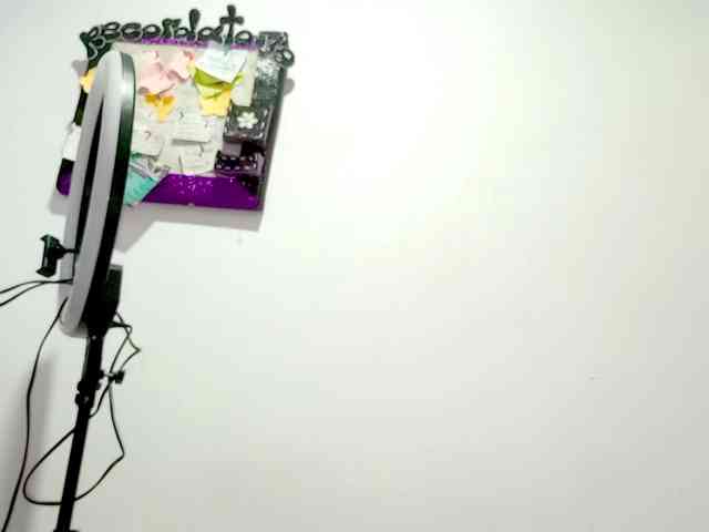 PetiteIvoryqueens webcam