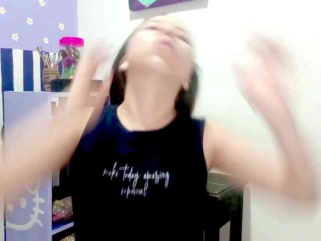 PetiteIvoryqueens webcam