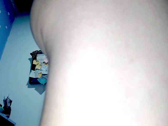 PetiteIvoryqueens webcam