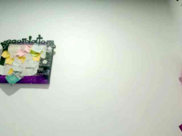 PetiteIvoryqueens webcam