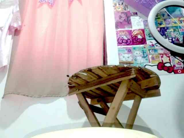 PetiteIvoryqueens webcam