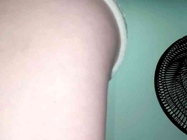 PetiteIvoryqueens webcam