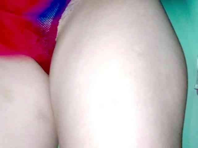 PetiteIvoryqueens webcam