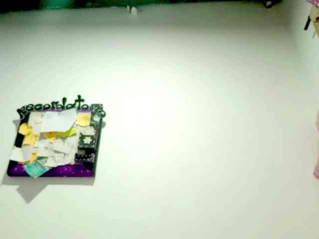 PetiteIvoryqueens webcam