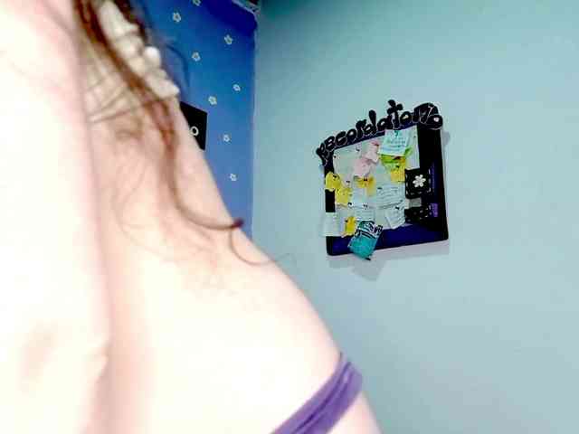 PetiteIvoryqueens webcam