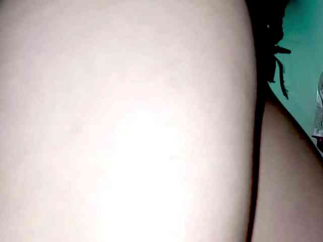 PetiteIvoryqueens webcam