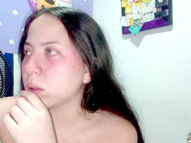 PetiteIvoryqueens webcam
