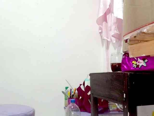 PetiteIvoryqueens webcam