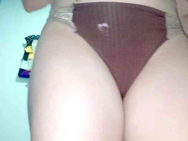PetiteIvoryqueens webcam