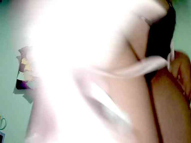 PetiteIvoryqueens webcam