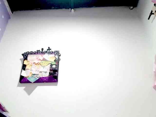 PetiteIvoryqueens webcam