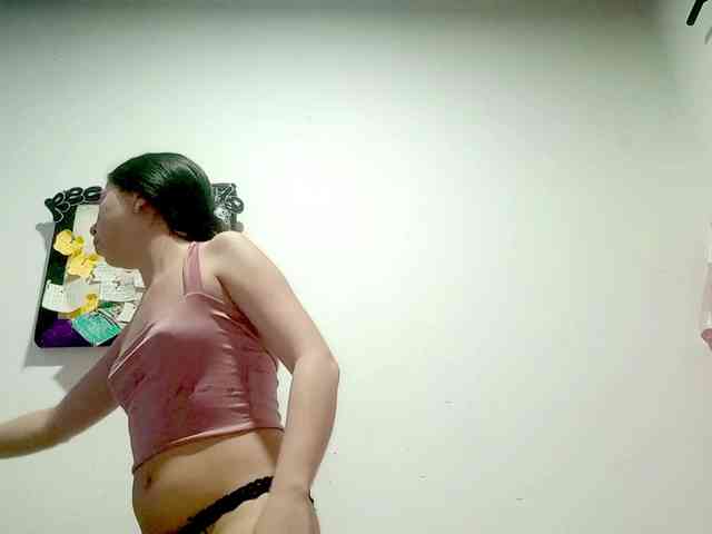 PetiteIvoryqueens webcam