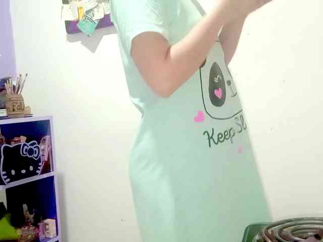 PetiteIvoryqueens webcam