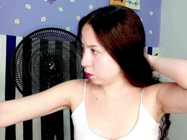 PetiteIvoryqueens webcam