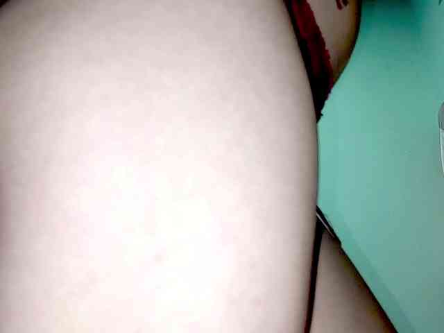 PetiteIvoryqueens webcam