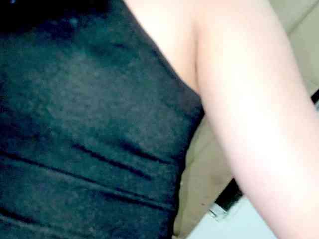 PetiteIvoryqueens webcam