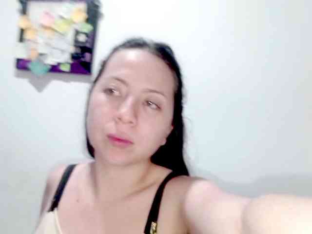 PetiteIvoryqueens webcam
