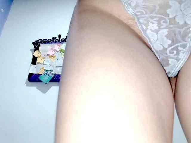 PetiteIvoryqueens webcam