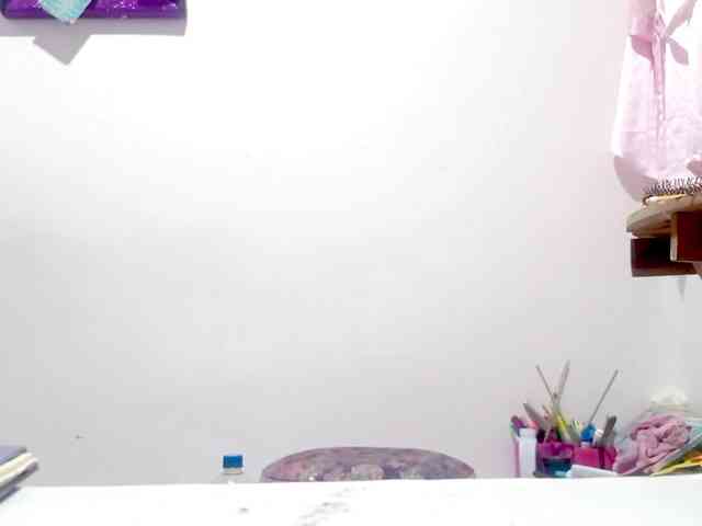 PetiteIvoryqueens webcam