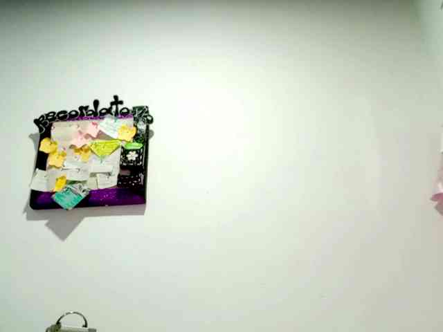 PetiteIvoryqueens webcam
