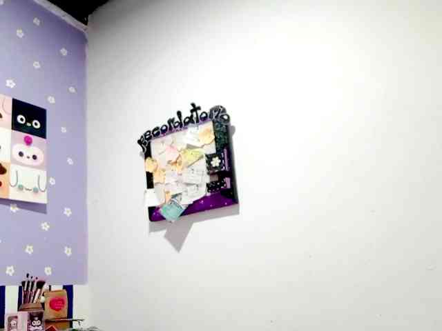 PetiteIvoryqueens webcam